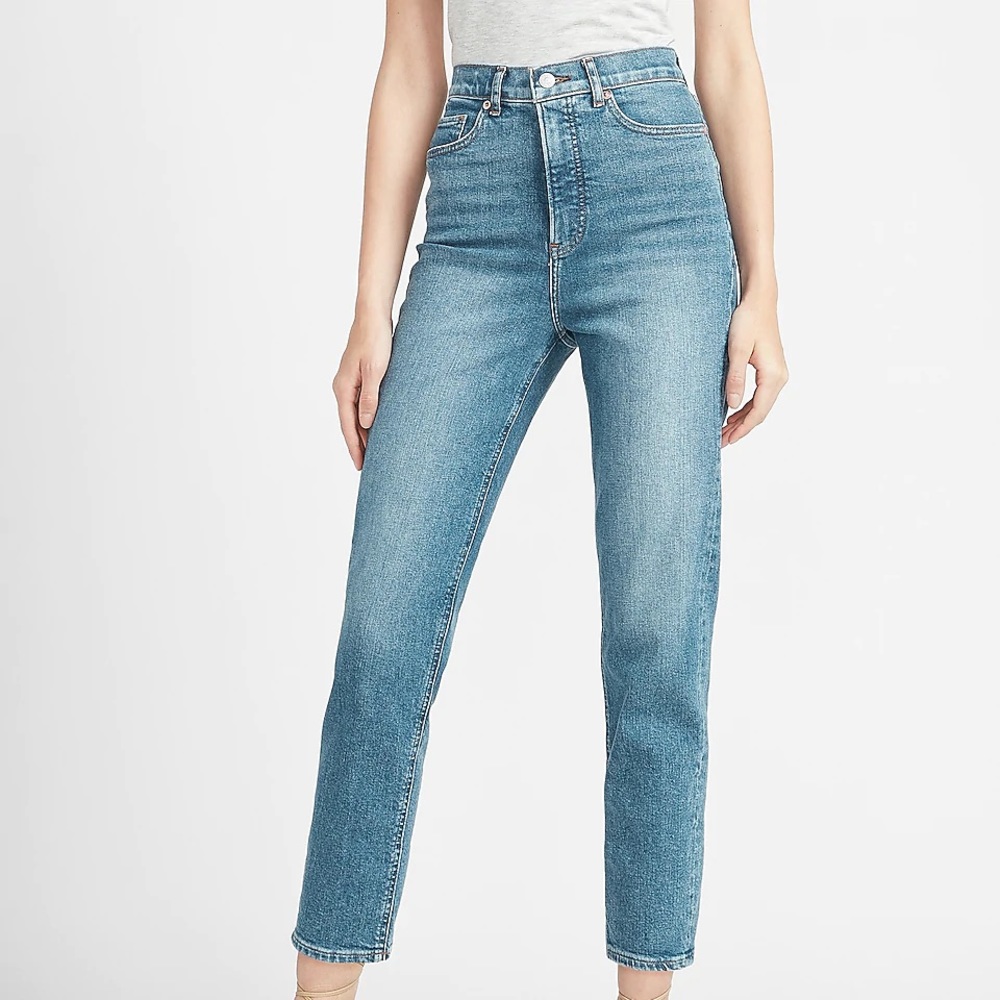 *NEW* High-Rise Mom Jeans (8R)